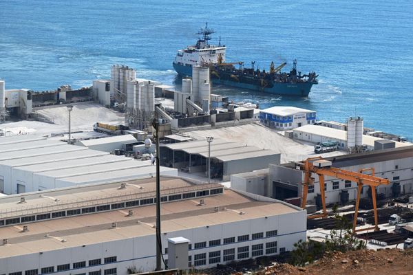 Turkish vessel ALBAYRAK-TR at the Akkuyu nuclear power plant under construction in Gulnar, Turkiye - Sputnik International
