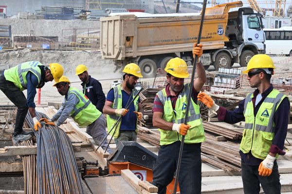 The cost of the project is estimated at around $20 billion.Above: Workers at the Akkuyu nuclear power plant in Gulnar, Turkiye - Sputnik International