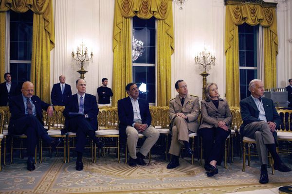 Senior officials look on as Obama addresses the nation about Osama bin Laden's death Senior officials look on as Obama addresses the nation about Osama bin Laden's death - Sputnik International