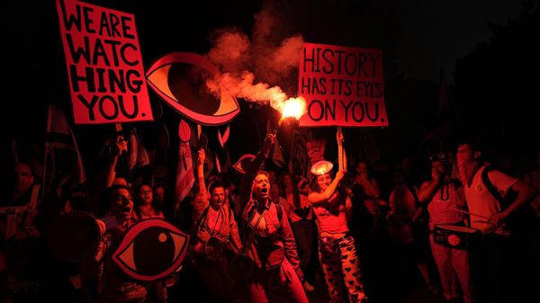 Israelis protest against plans by Prime Minister Benjamin Netanyahu's far-right government to overhaul the judicial system, in Tel Aviv, Israel, Saturday, April 29, 2023. - Sputnik International