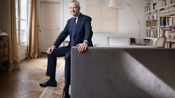 French Minister for Economy, Finance, Industry and Digital Security Bruno Le Maire poses during a photo session at home in Paris on April 27, 2023.  - Sputnik International