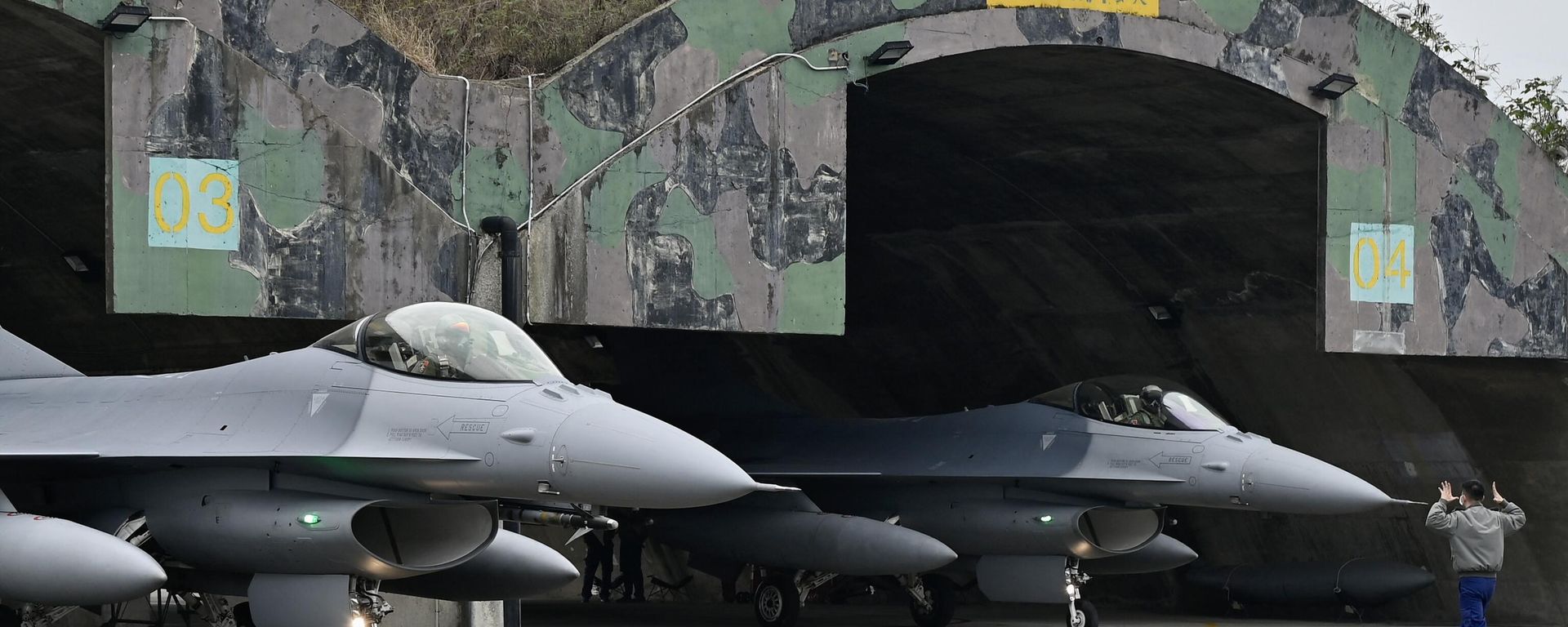 Taiwanese F-16V at the airfield - Sputnik International, 1920, 06.05.2023