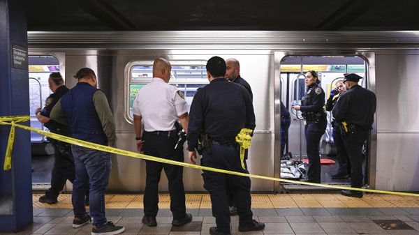 New York police officers respond to the scene where a fight was reported on a subway train, Monday, May 1, 2023, in New York. A man suffering an apparent mental health episode aboard a New York City subway died on Monday after being placed in a headlock by a fellow rider, according to police officials and video of the encounter. Jordan Neely, 30, was shouting and pacing aboard an F train in Manhattan witnesses and police said, when he was taken to the floor by another passenger.  - Sputnik International
