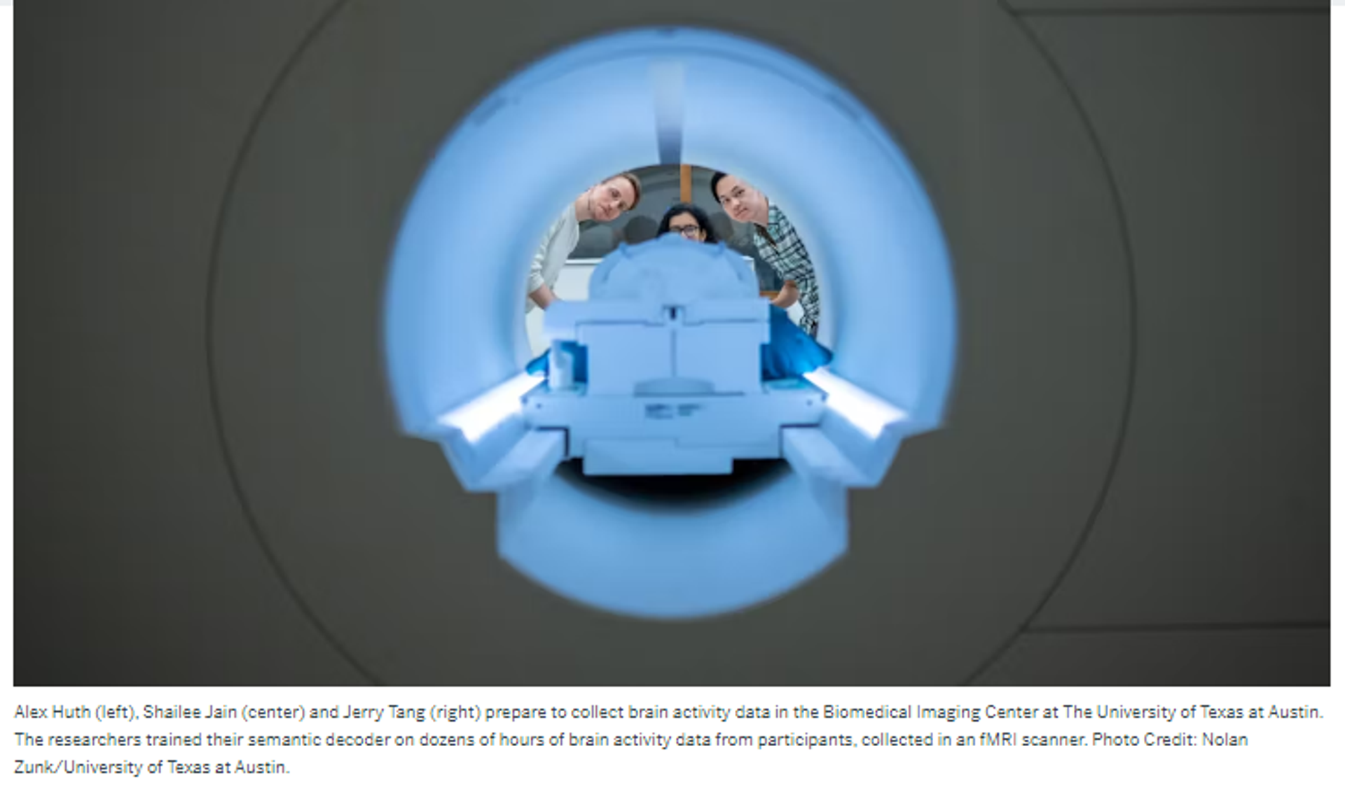 Screenshot showing Alex Huth (left), Shailee Jain (center) and Jerry Tang (right) preparing to collect brain activity data in the Biomedical Imaging Center at The University of Texas at Austin. Screenshot showing Alex Huth (left), Shailee Jain (center) and Jerry Tang (right) preparing to collect brain activity data in the Biomedical Imaging Center at The University of Texas at Austin. - Sputnik International, 1920, 05.05.2023