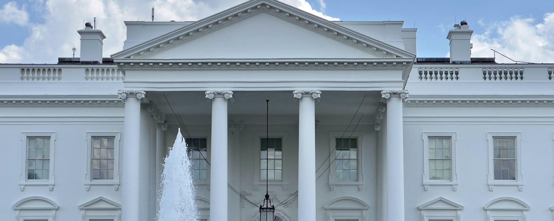 The White House is seen on May 19, 2022 in Washington, DC - Sputnik International, 1920, 09.05.2023