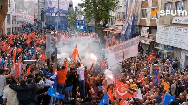 People Flood Kizilay Square in Istanbul for Erdogan's Final Campaign Rally - Sputnik International