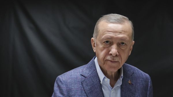 Turkish President Recep Tayyip Erdogan cast his ballot at a polling station in Istanbul Turkish President Recep Tayyip Erdogan cast his ballot at a polling station in Istanbul - Sputnik International