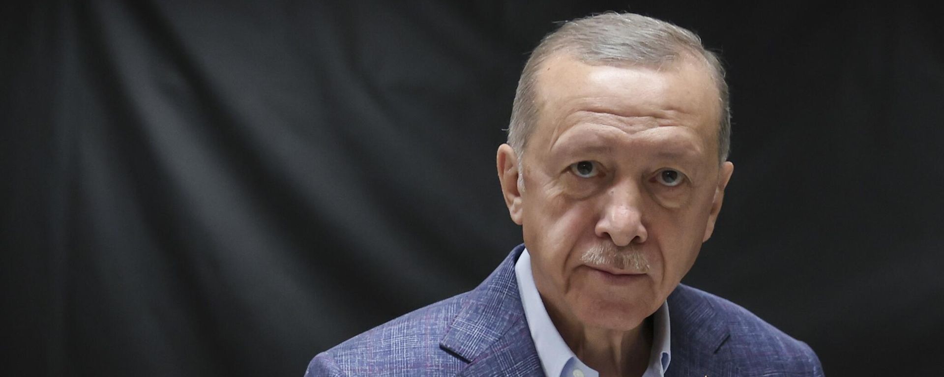 Turkish President Recep Tayyip Erdogan cast his ballot at a polling station in Istanbul - Sputnik International, 1920, 11.09.2023