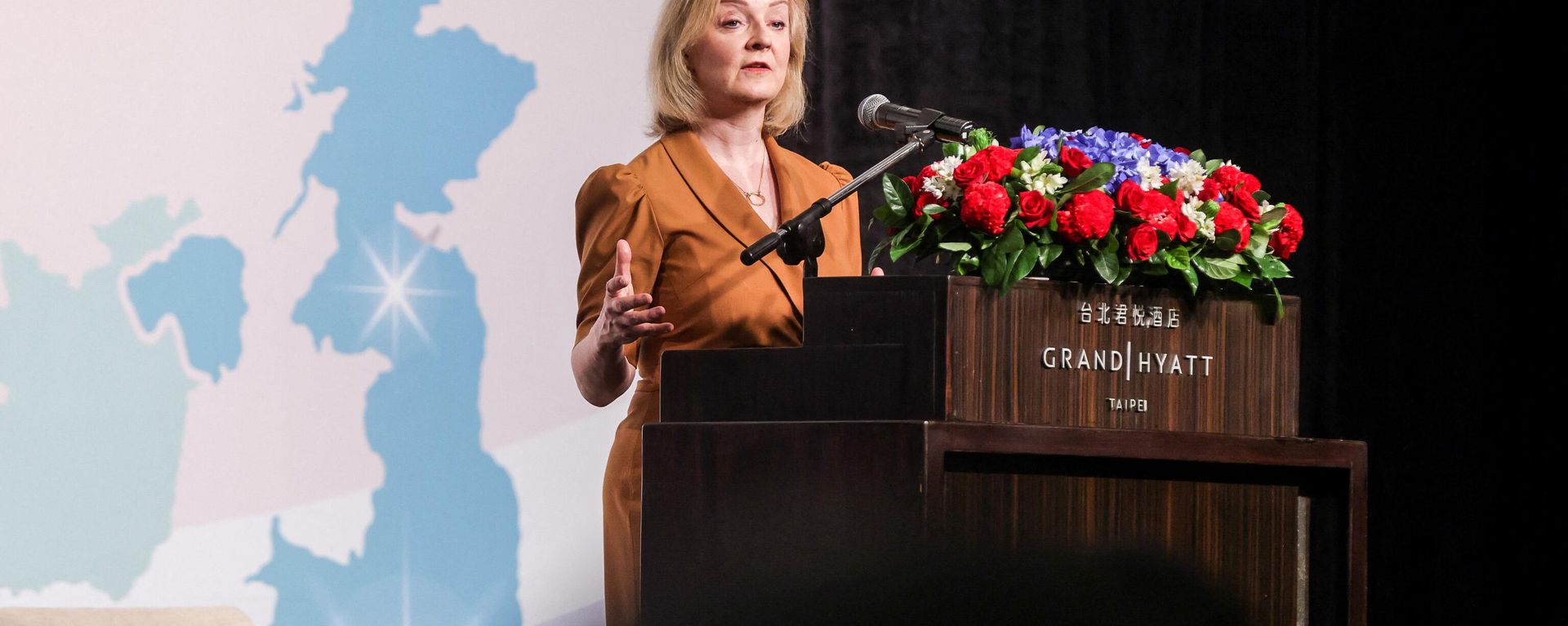 Britain's former prime minister Liz Truss delivers a speech as part of her five-day visit to Taiwan, in Taipei on May 17, 2023 Britain's former prime minister Liz Truss delivers a speech as part of her five-day visit to Taiwan, in Taipei on May 17, 2023 - Sputnik International, 1920, 17.05.2023