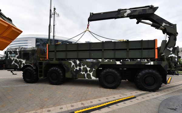 Transport loading vehicle for a "Polonez" MLRS. - Sputnik International