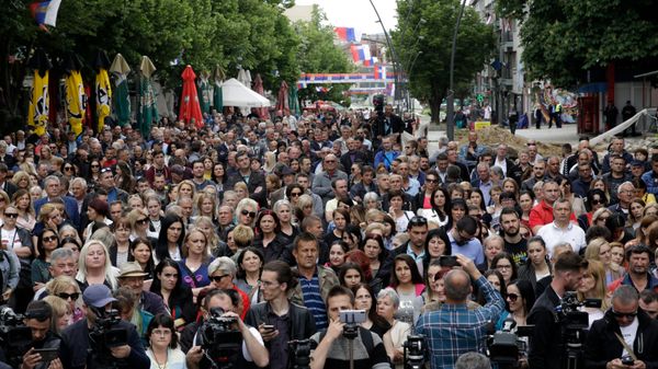 Serbs living in North Kosovska Mitrovica rally against Kosovar police, in Kosovska Mitrovica, Serbia. - Sputnik International