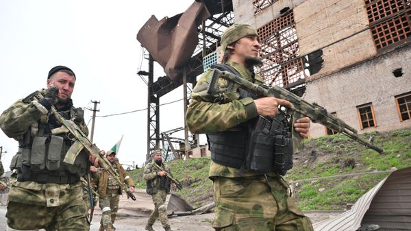 Troops of Russia's Akhmat Special Rapid Response Unit in Mariupol, DPR. - Sputnik International
