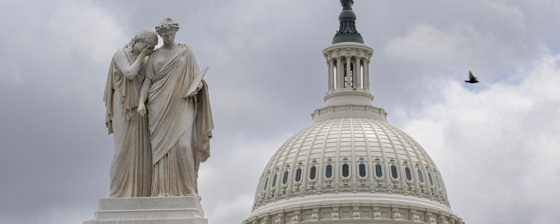 The Peace Monument with a figure of Grief weeping on the shoulder of History is seen in front of the US Capitol in Washington, DC, on May 19, 2023 - Sputnik International, 1920, 01.06.2023