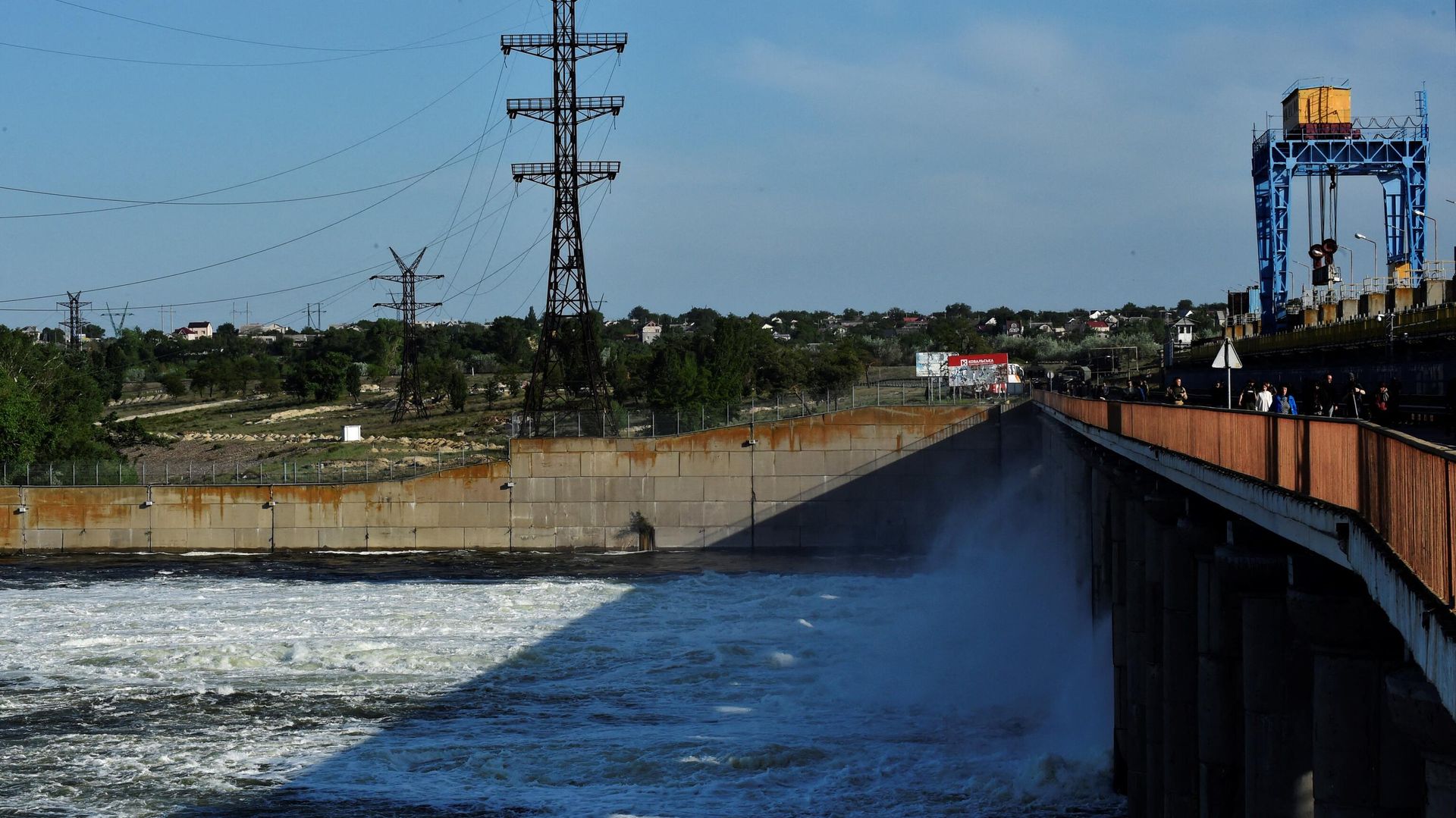 This photo taken on May 20, 2022, shows a view of the Kakhovka Hydroelectric Power Plant, Kherson Oblast. This photo taken on May 20, 2022, shows a view of the Kakhovka Hydroelectric Power Plant, Kherson Oblast. - Sputnik International, 1920, 06.06.2023