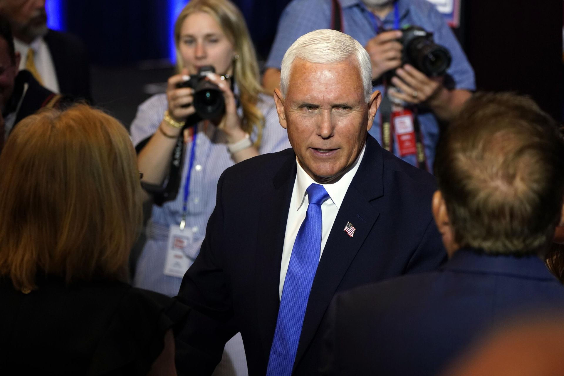 Republican presidential candidate former Vice President Mike Pence greets audience members at a campaign event, Wednesday, June 7, 2023, in Ankeny, Iowa. Republican presidential candidate former Vice President Mike Pence greets audience members at a campaign event, Wednesday, June 7, 2023, in Ankeny, Iowa. - Sputnik International, 1920, 23.08.2023