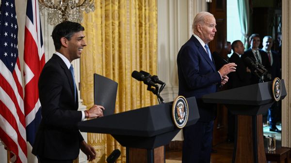 US President Joe Biden and British Prime Minister Rishi Sunak stop to answer more questions shouted from reporters as they go to leave a joint-press conference in the East Room of the White House in Washington, DC, on June 8, 2023 US President Joe Biden and British Prime Minister Rishi Sunak stop to answer more questions shouted from reporters as they go to leave a joint-press conference in the East Room of the White House in Washington, DC, on June 8, 2023 - Sputnik International