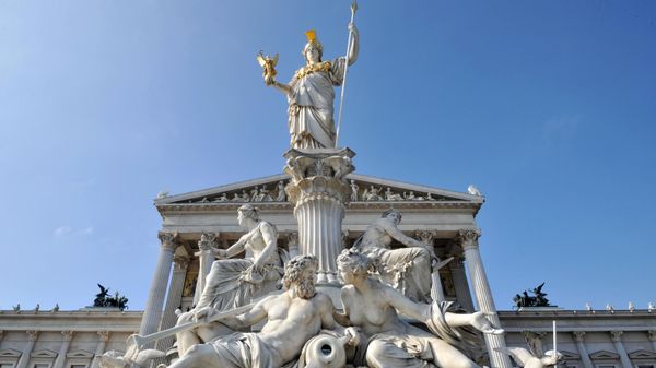 The sculptural composition of the Pallas Athena fountain, created by sculptors Carl Kundmann, Josef Tautenhayn and Hugo Haerdtl in front of the Austrian Parliament in Vienna. - Sputnik International