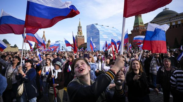 Attendees at the concert dedicated to Russia's Day (June 12) on Red Square in Moscow - Sputnik International