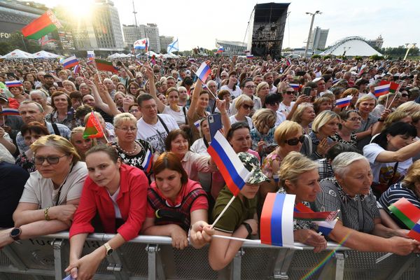 Despite being a national holiday in Russia, some Russia Day celebrations also take place beyond the country's borders.Above: Spectators at a Russia Day concert in Minsk, the capital of Belarus. - Sputnik International