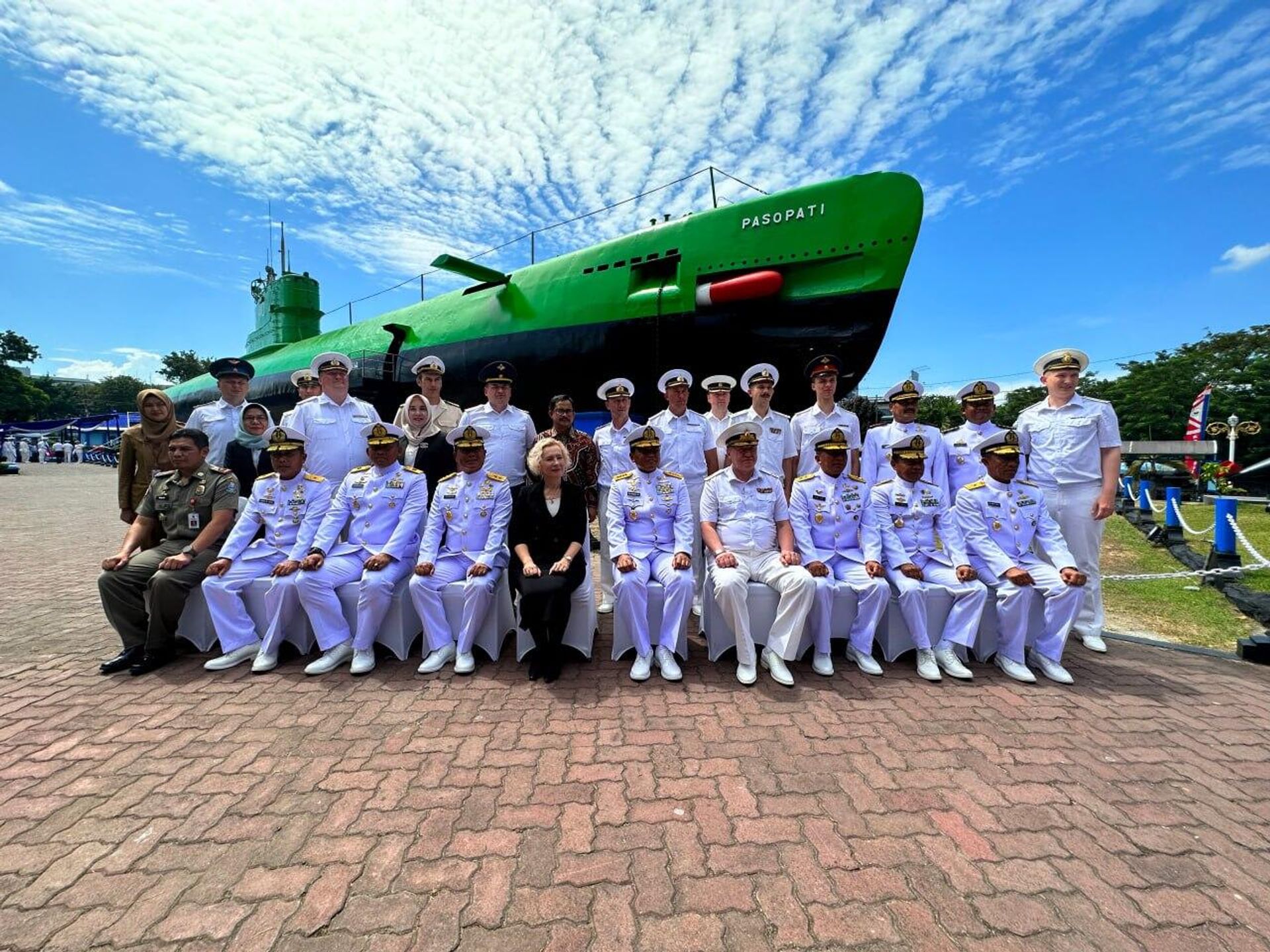 A ceremony of unveiling the commemorative plaque at the Pasopati Submarine Monument in Surabaya, Indonesia - Sputnik International, 1920, 12.06.2023