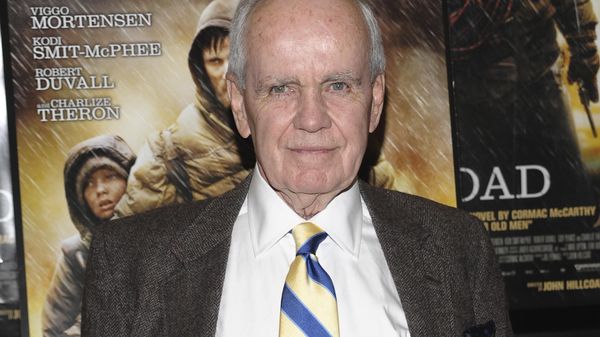 Author Cormac McCarthy attends the premiere of The Road in New York on Nov. 16, 2009. McCarthy, the Pulitzer Prize-winning novelist who in prose both dense and brittle took readers from the southern Appalachians to the desert Southwest in such novels as “The Road,” “Blood Meridian” and “All the Pretty Horses,” died Tuesday, June 13, 2023. He was 89.  - Sputnik International