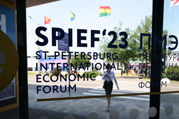 According to the Roscongress Foundation, over 17,000 people from 130 countries and territories have confirmed their participation in SPIEF 2023.Above: A visitor walking towards the entrance to the Expoforum Convention and Exhibition Center. - Sputnik International