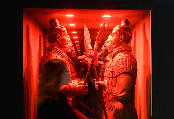 The scale and intricacy of the sculptures is awe-inspiring, leaving visitors with a deep appreciation for the ancient civilization that created them.Above: The 'Terracotta Army. Immortal Warriors of China' exhibition in St Petersburg. - Sputnik International