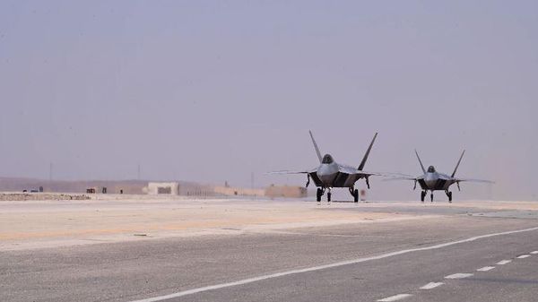 U.S. Air Force F-22 Raptors deployed to CENTCOM’s area of responsibility. CENTCOM photo released June 14, 2023. - Sputnik International