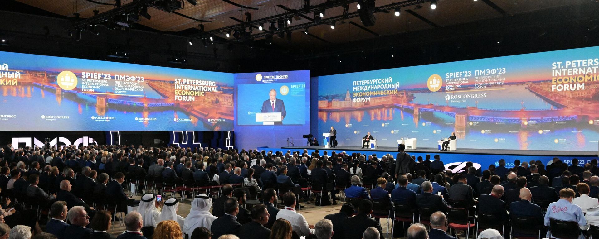 Russian President Vladimir Putin addresses SPIEF 2023 plenary session - Sputnik International, 1920, 16.06.2023