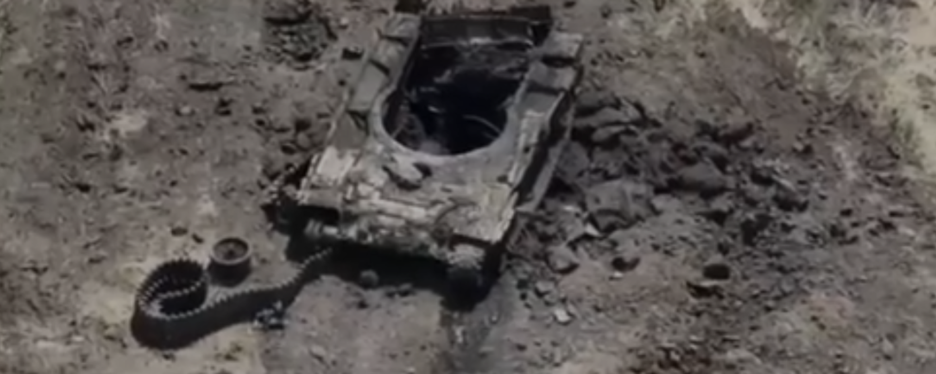 Screengrab of Russian Defense Ministry video showing Ukrainian tank destroyed by Russian strikes over the course of Kiev's attempted counteroffensive.  - Sputnik International, 1920, 16.06.2023