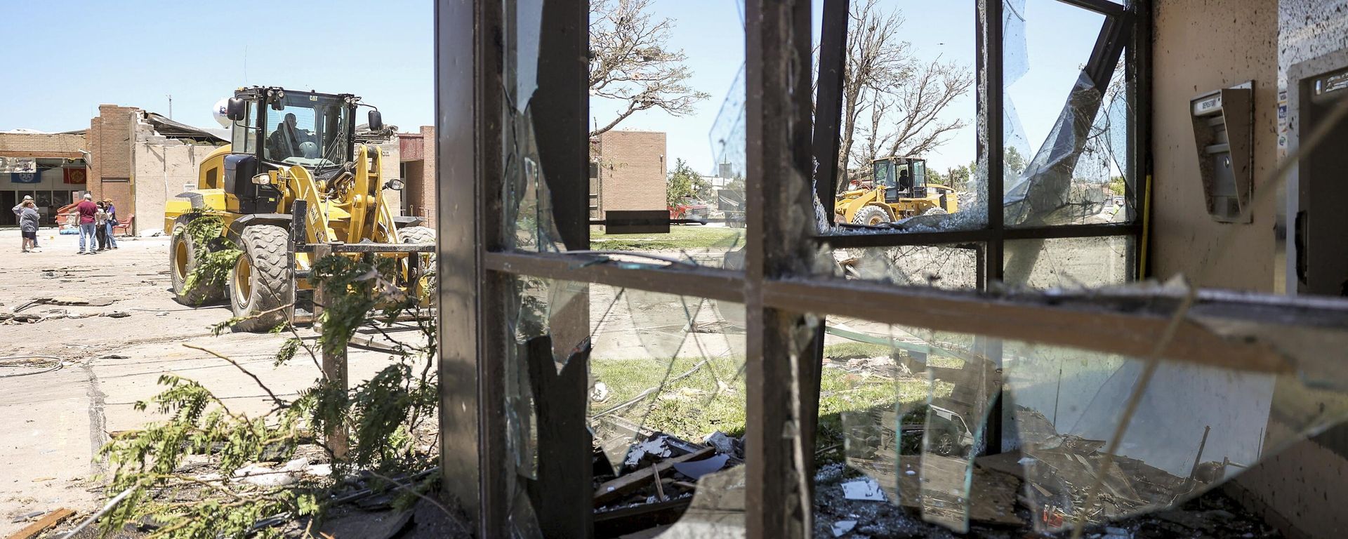 Work continues on clearing tornado damage in downtown Perryton, Texas, Friday, June, 16, 2023. - Sputnik International, 1920, 16.06.2023