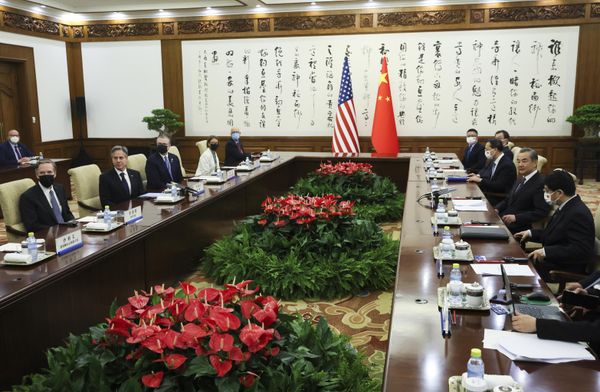 US Secretary of State Antony Blinken, second left, meets with China's top diplomat Wang Yi, second right, at the Diaoyutai State Guesthouse in Beijing. - Sputnik International
