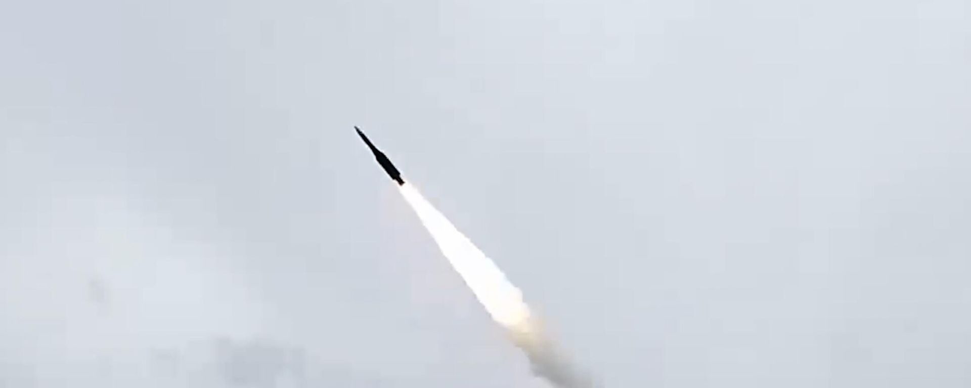 A Russian Navy ship launches missiles during a high-precision attack on Ukrainian military facilities in the course of Russia's military operation in Ukraine - Sputnik International, 1920, 22.06.2024