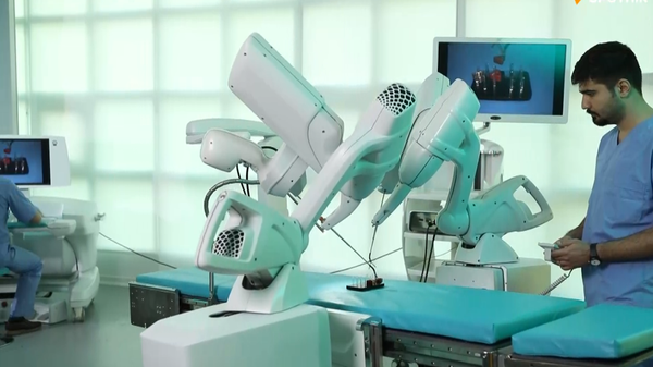 Iranian pioneers present Sina robot surgeon  - Sputnik International