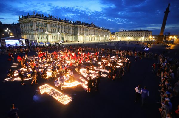 June 22, 1941 is one of the most tragic dates in Russian history, a day of Remembrance and Sorrow. Early in the morning of June 22, 1941, without a declaration of war, Nazi Germany attacked the USSR and carried out massive bombing of military and strategic facilities and many cities, to a depth of 250-300 kilometers from the state border.Above: Participants of the "Candle of Memory" event, timed to coincide with the Day of Remembrance and Sorrow, light candles in Palace Square in St. Petersburg. - Sputnik International