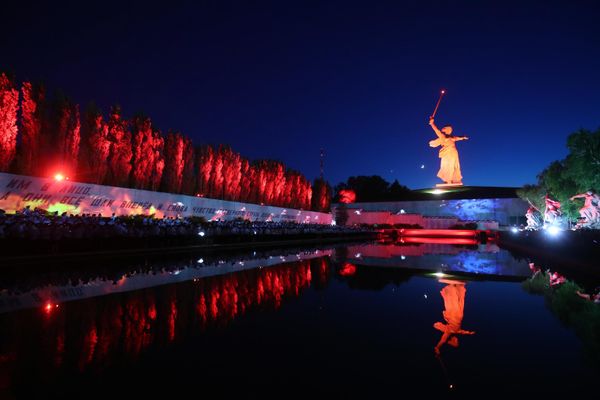 The Soviet people faced immense challenges during this time, including the German invasion in 1941 and the subsequent occupation of large parts of their country.Above: Participants in the patriotic event "Tomorrow Was War" on Mamaev Kurgan in Volgograd on the Day of Remembrance and Sorrow. - Sputnik International