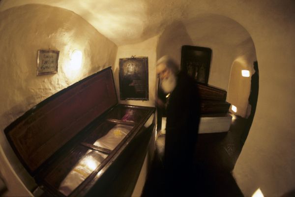 Veneration of the relics of saints at the caverns of Kiev-Pechersk Lavra. - Sputnik International