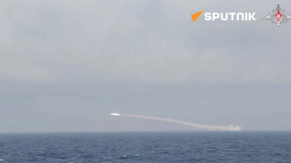 Russia's Rezky corvette shot down a Moskit anti-ship cruise missile using its air defense equipment during factory sea trials in the Sea of Japan  - Sputnik International