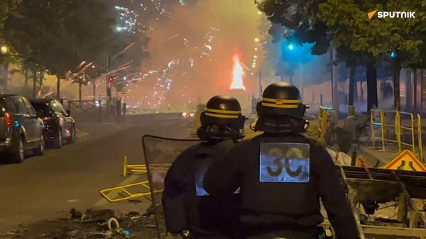 Protests in several suburbs of Paris - Sputnik International
