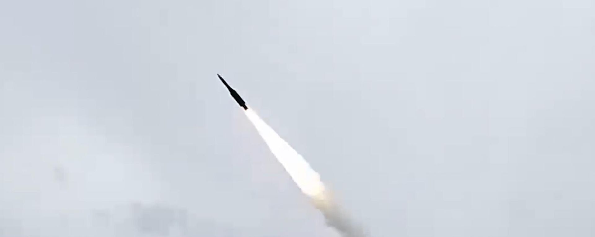 A Russian Navy ship launches missiles during a high-precision attack on Ukrainian military facilities in the course of Russia's military operation in Ukraine - Sputnik International, 1920, 19.07.2023
