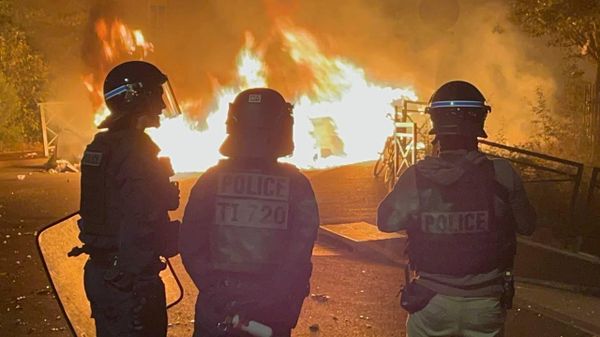 Clashes in Paris Suburb of Nanterre Intensify - Sputnik International