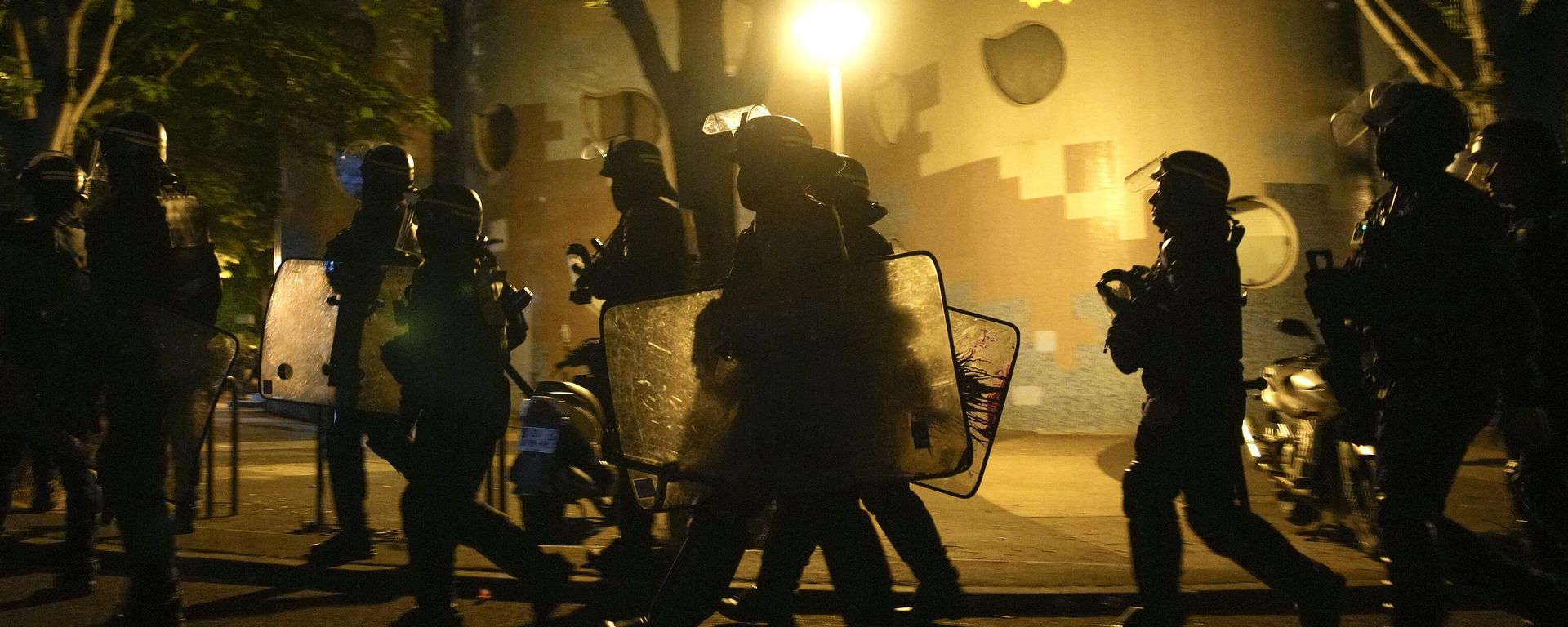 A group of police officers walk during a protest in Nanterre, outside Paris, France, Saturday, July 1, 2023.  - Sputnik International, 1920, 02.07.2023