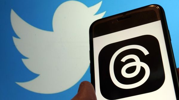 This photo, taken in New York on Wednesday, July 5, 2023, show the logo for Meta's new app Threads, right, and that of Twitter. Meta is poised to unveil the new app that appears to mimic Twitter — a direct challenge to the social media platform owned by Elon Musk. A listing for the Threads app appeared on Apple's App Store, indicating it would debut as early as Thursday. - Sputnik International