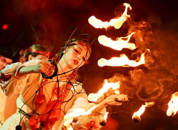 A participant performs during the Kupala Night holiday in a park in Zelenodolsk. - Sputnik International
