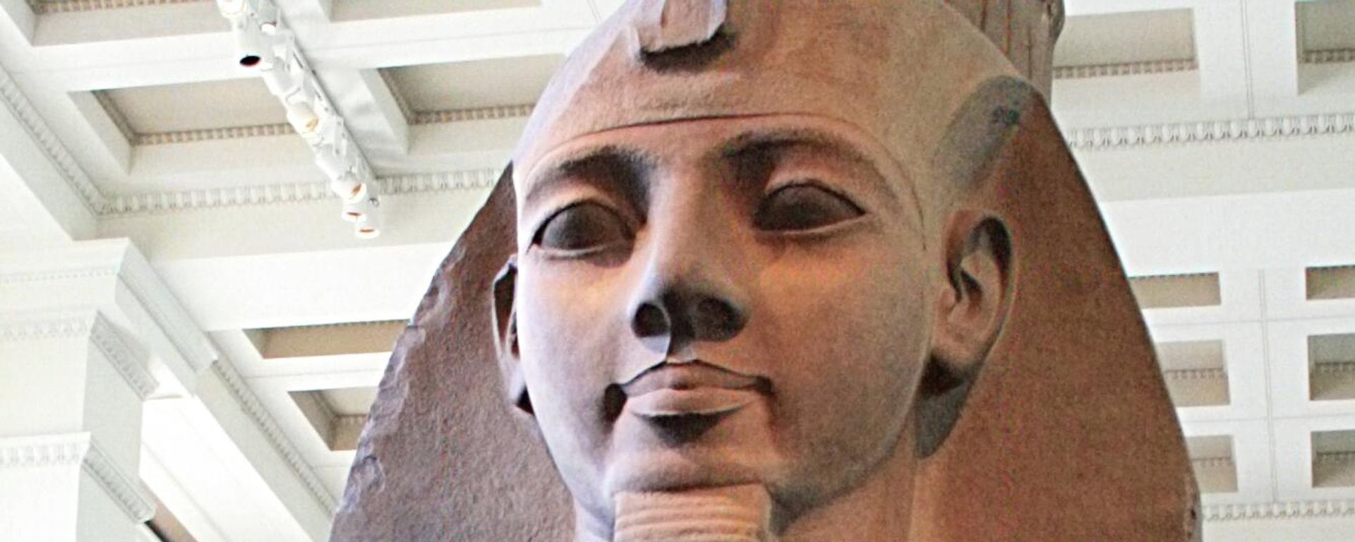 The Younger Memnon (c. 1250 BC), a statue depicting Ramesses II, from the Ramesseum in Thebes. - Sputnik International, 1920, 13.07.2023