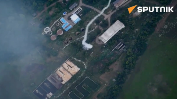 Reconnaissance of the Russian Airborne Forces destroyed a Ukrainian Osa air defense system in the zone of the special military op using a Lancet loitering munition. - Sputnik International