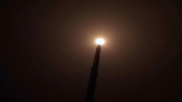 Missile test lauch from Russian nuclear-powered submarine Knyaz Vladimir - Sputnik International