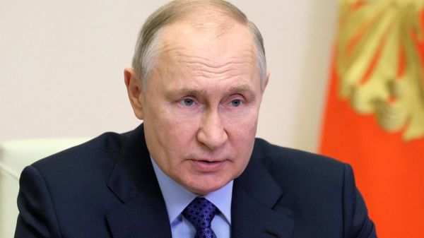 Russian President Vladimir Putin chairs a meeting with members of the Security Council - Sputnik International