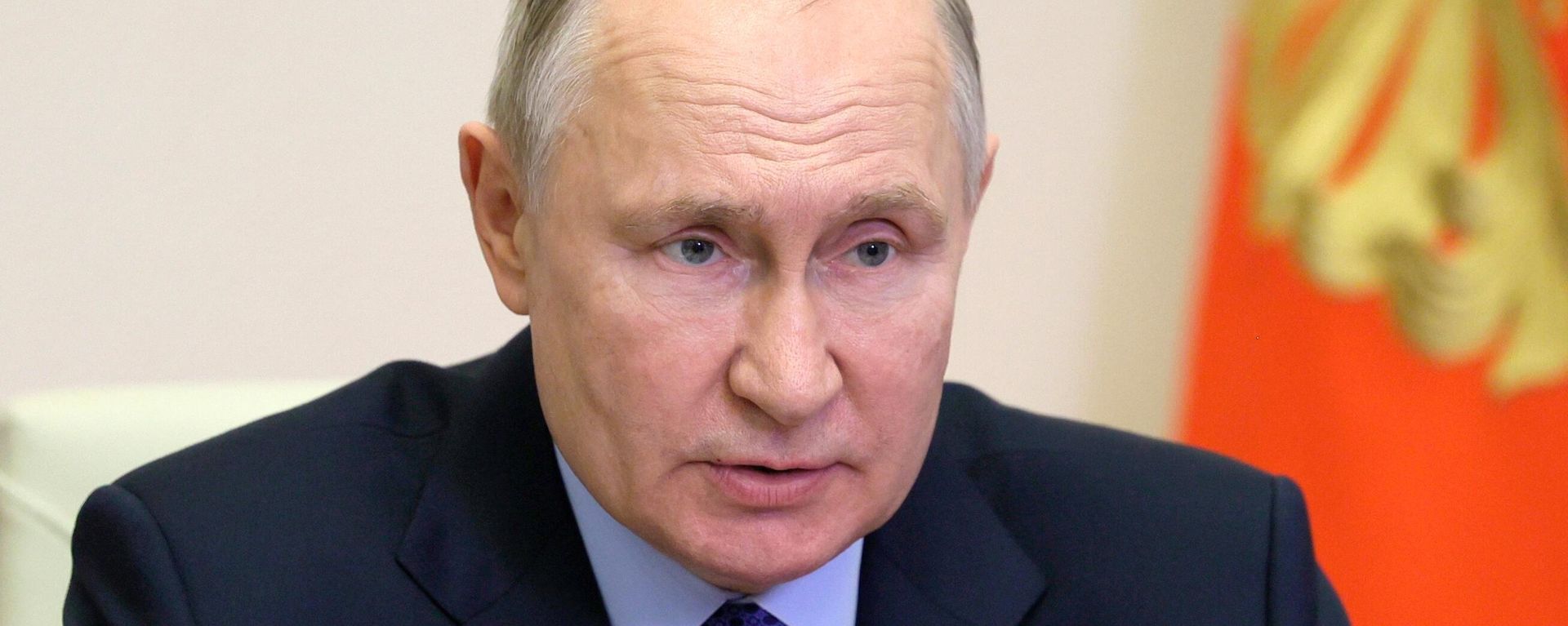 Russian President Vladimir Putin chairs a meeting with members of the Security Council Russian President Vladimir Putin chairs a meeting with members of the Security Council - Sputnik International, 1920, 23.07.2023