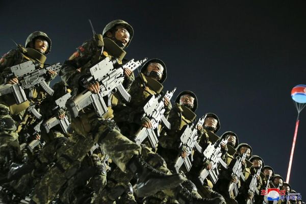 North Korean servicemen  march during a military parade. - Sputnik International